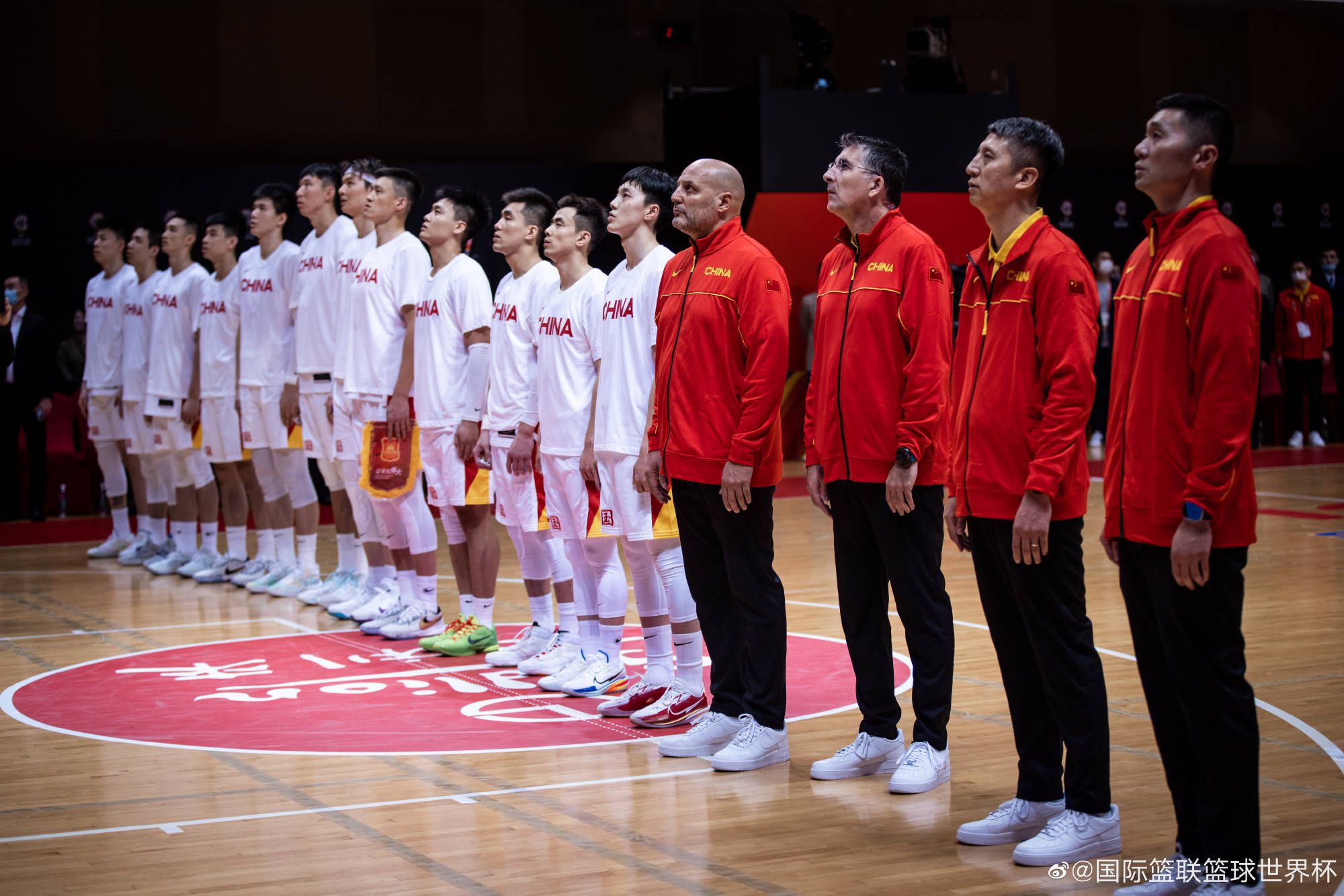 由陈正道执导，沈洋、詹晨编剧，张子枫、吴磊领衔主演，郝蕾主演，祖峰友情出演的电影《盛夏未来》于今日发布了最新预告及海报